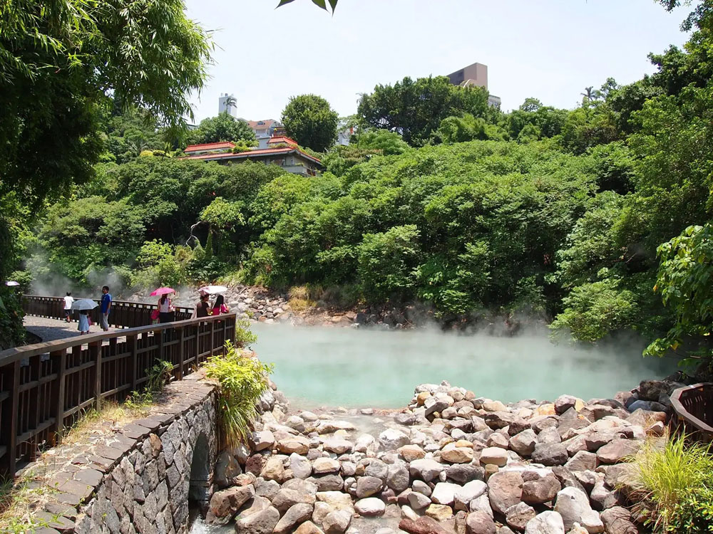 Mùa Đông - Suối Nước Nóng Và Lễ Hội