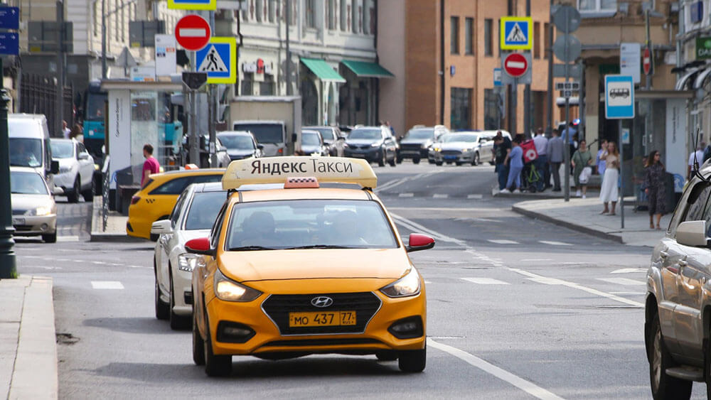 Đi lại bằng Taxi