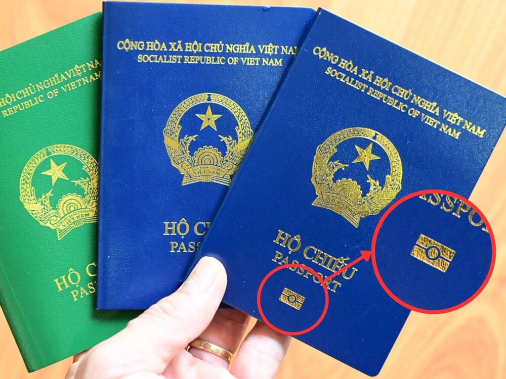 nên làm hộ chiếu gắn chip hay không gắn chip