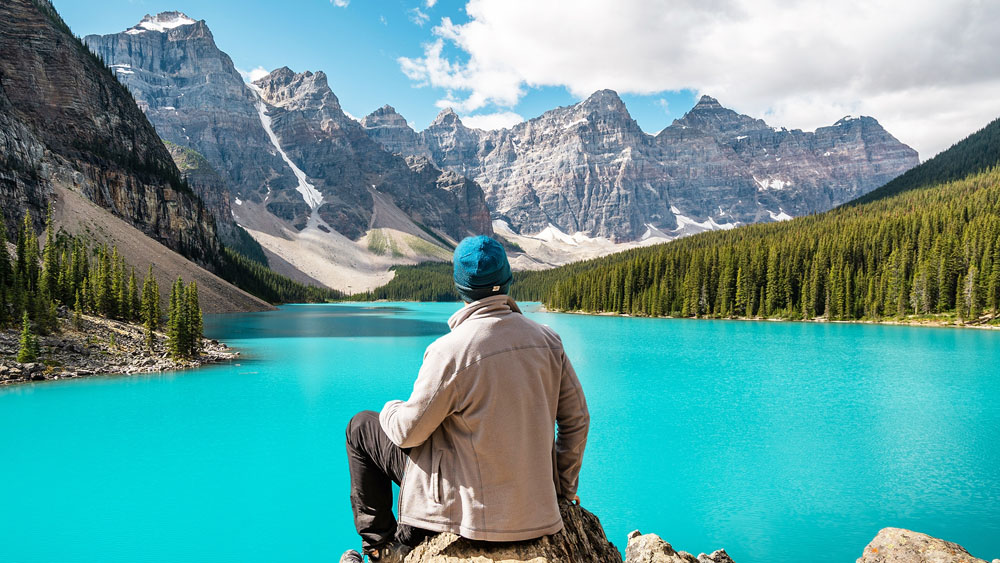 Ưu và Nhược Điểm Khi Du Lịch Canada Tự Túc