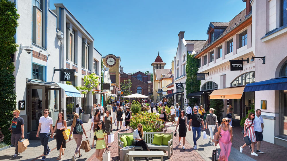 Ngày 8: Stuttgart – Ingolstadt Village – Munich