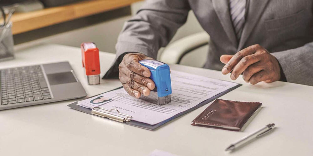 Nhận kết quả visa
