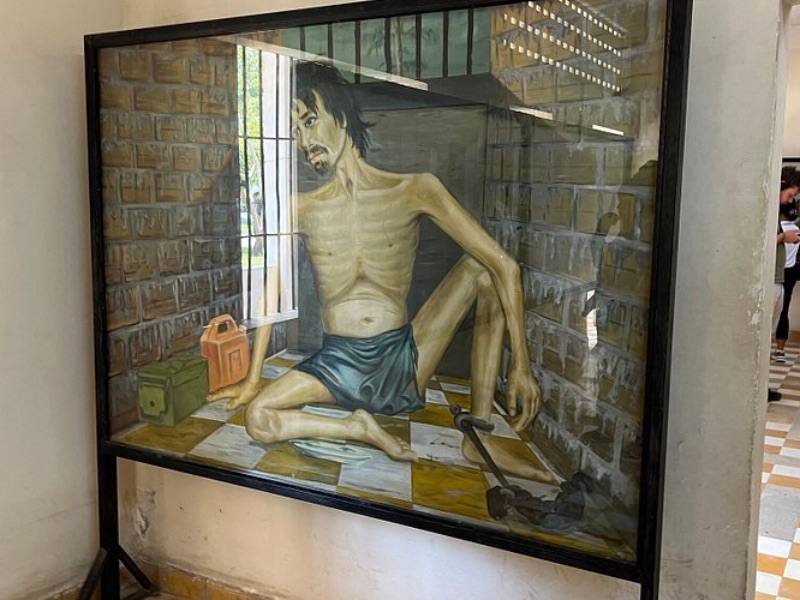 Bảo tàng diệt chủng Tuol Sleng (S-21) ghi lại những trang đen tối trong lịch sử Campuchia