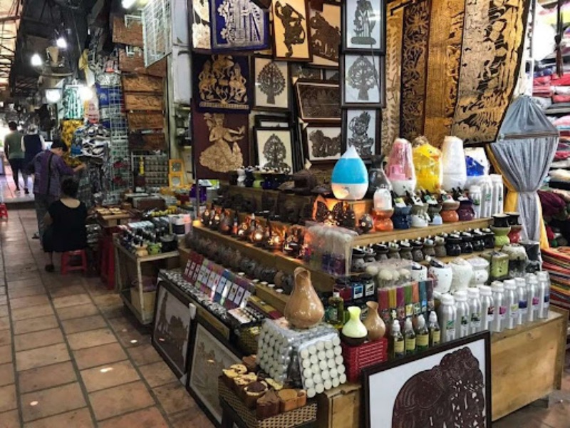 Chợ Nga Toul Tom Poung là nơi mua sắm sầm uất và văn hóa độc đáo ở Phnom Penh