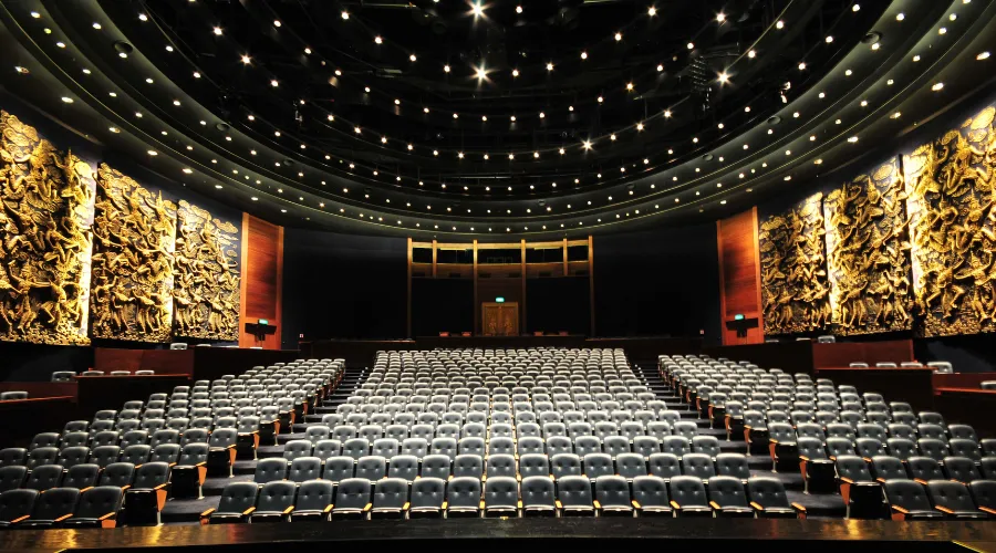 Nhà Hát Aksra Theatre địa điểm giải trí thu hút nhiều khách du lịch