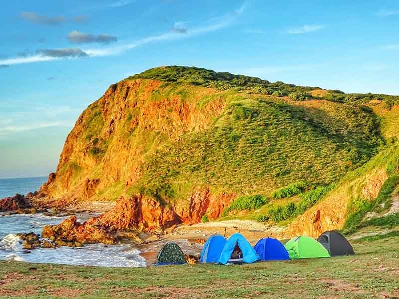 Cắm trại và ngắm bình minh tại Mũi Yến