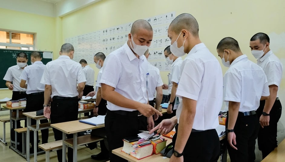 Giữ hình thể gọn gàng, không xăm lộ để dễ được chọn