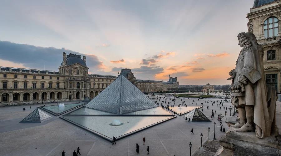 Các phương tiện để di chuyển đến bảo tàng Louvre