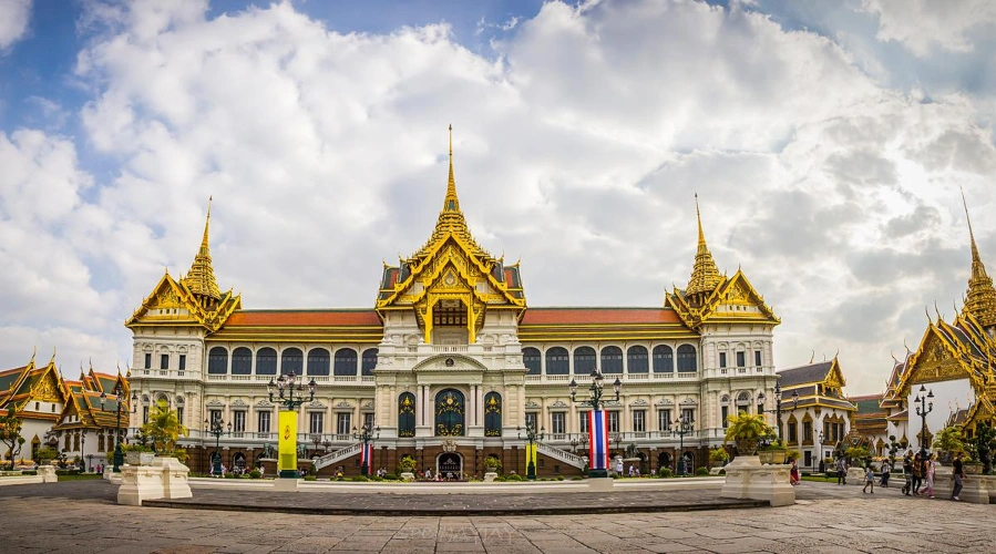 Khám phá Cung Điện Hoàng Gia gần bảo tàng Moca Bangkok