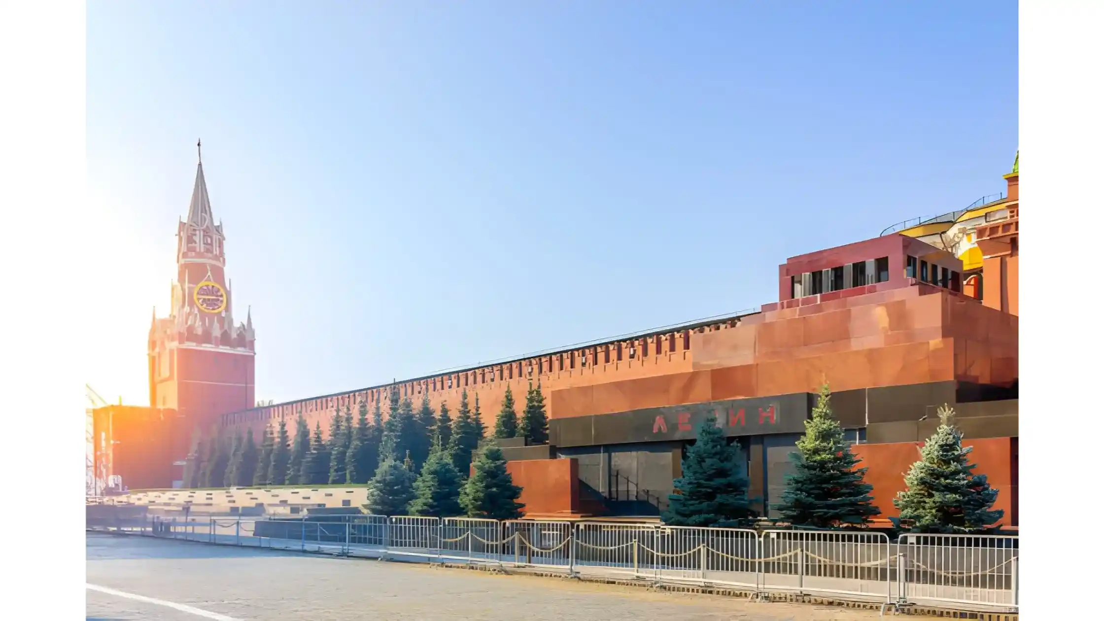 Mặt tiền Tân-Nga của Bảo tàng Lịch sử Quốc gia tại phía Bắc Quảng trường Đỏ.