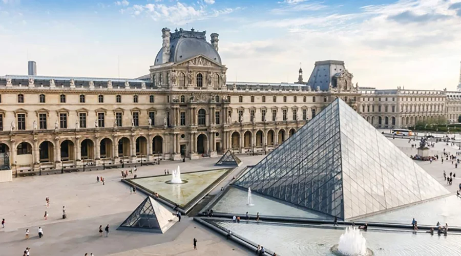 : Toàn cảnh bảo tàng Louvre – biểu tượng nghệ thuật Paris