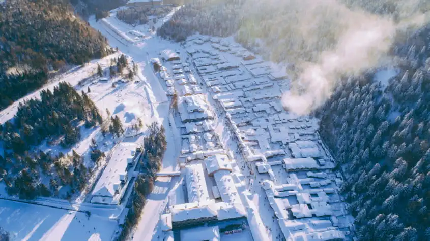 Xa lộ Yaxue được ví như cung đường tuyết đẹp nhất Trung Quốc