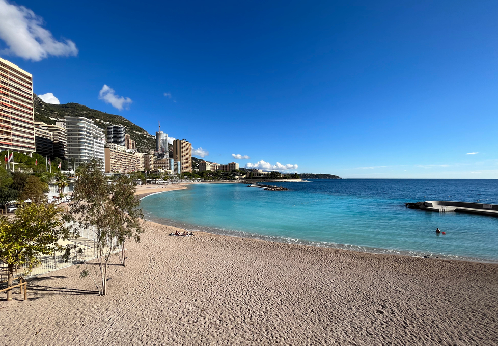Bãi biển công cộng đẹp nhất vương quốc Monaco