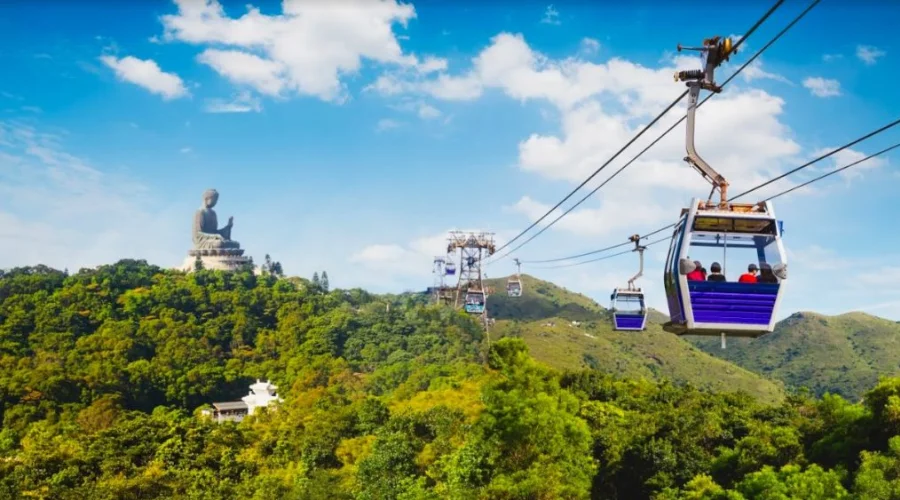 Cáp treo Ngong Ping 360 ngắm toàn cảnh Hồng Kông