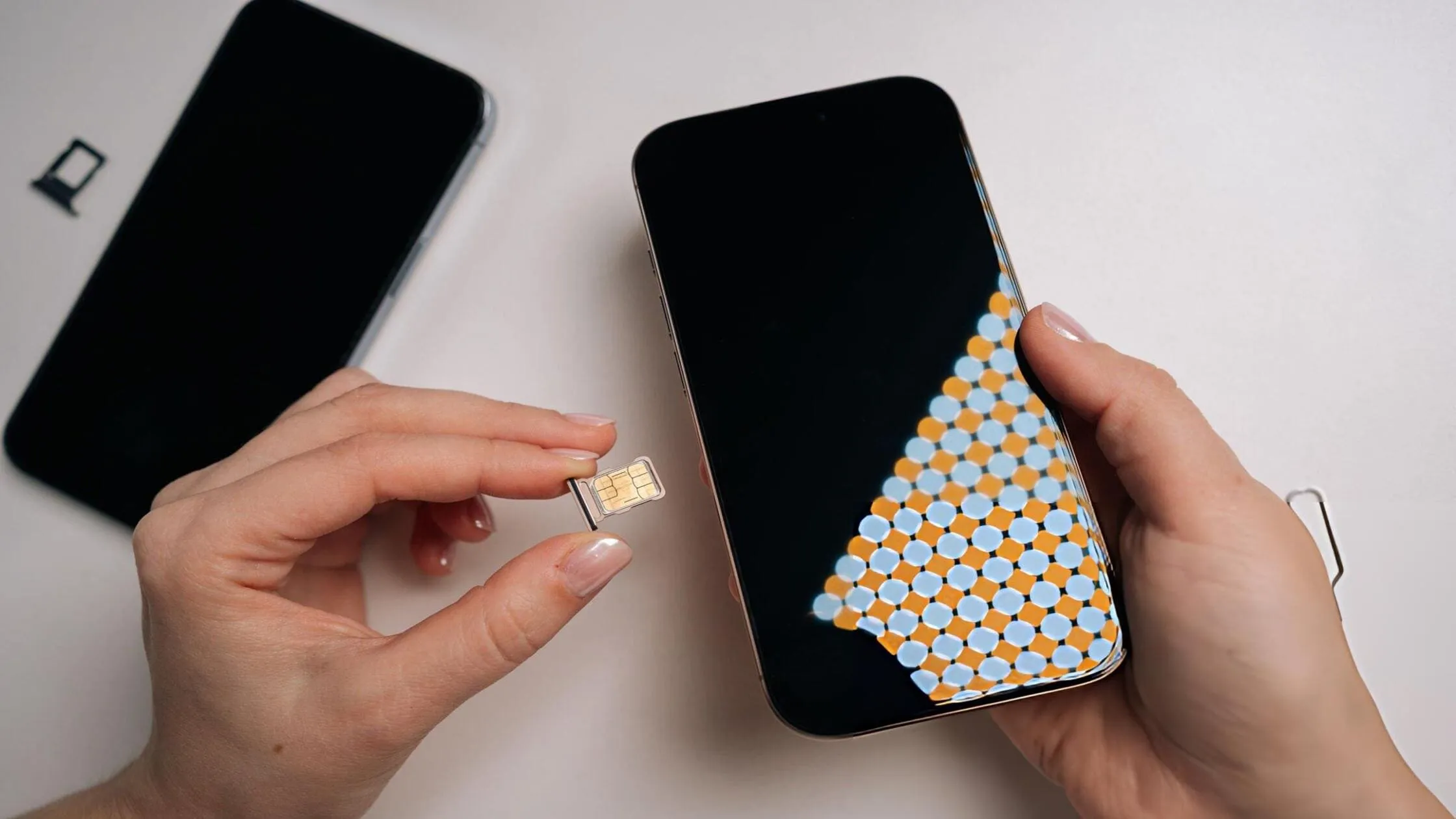 Giải thích chi tiết về quy trình đăng ký eSIM online và kích hoạt.