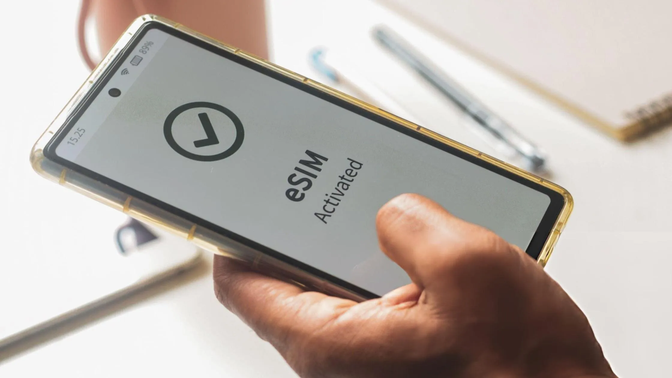 Hướng dẫn mua eSIM online cho iPhone/Android từ các nền tảng uy tín.