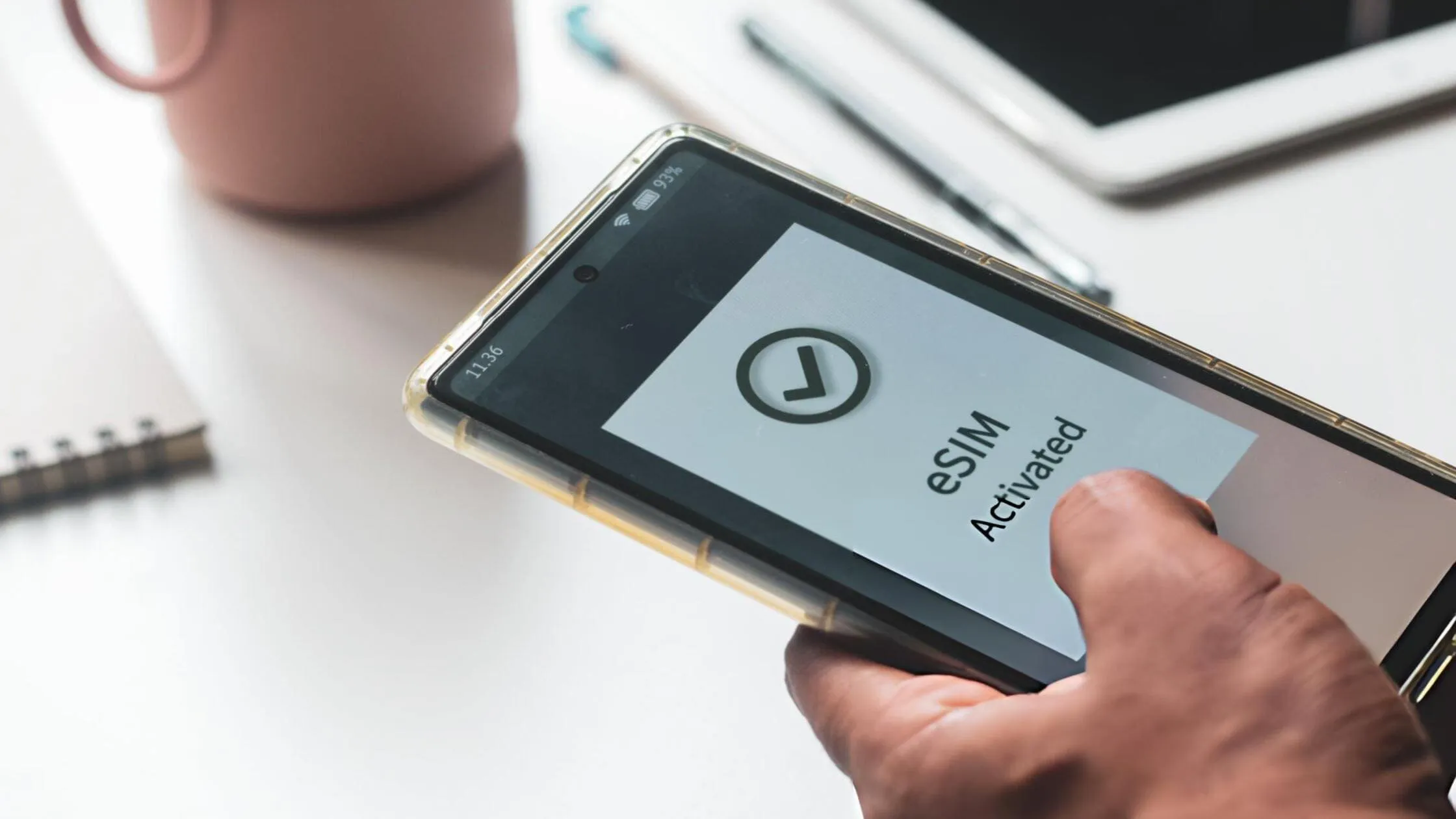 Quy trình chuyển đổi eSIM sang máy khác có phức tạp hơn SIM thường không_