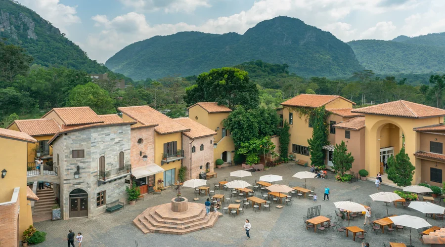 không gian làng Primo Piazza châu âu cổ điển đẹp tại khao yai