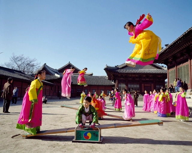 tro-choi-dan-gian-nham-cau-may-man-va-niem-vui-dau-nam